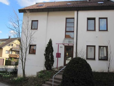 Ruhige EG 3,5 Zi.-Wohnung mit Terrasse und Garten: 97 m², in 3-FH *PROVISIONSFREI*