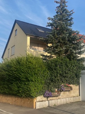 Traumhaftes Reihenendhaus mit großem Garten