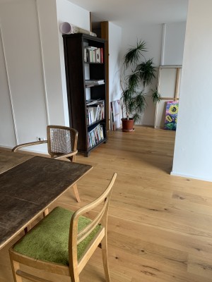 Helle 2,5 Zimmer Eigentumswohnung mit Südbalkon