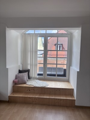 Schöne 2-Zimmer-DG-Wohnung mitten in Neuburg