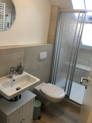 1,5-Zi.-Whg., ca 37 qm, Balkon, neu möbliert, W-Lan, NR, k. HT