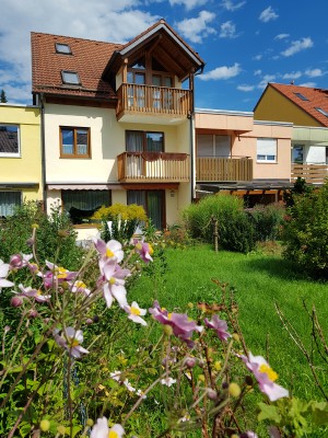 Von Privat: Großes Traumhaus mit 210 qm Wohnfläche und seitlichem Bergblick
