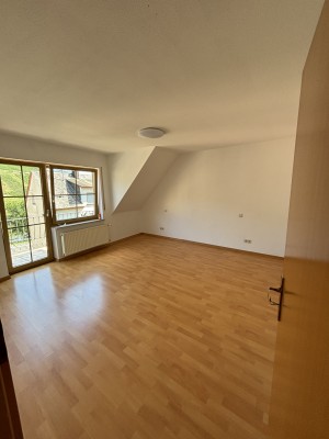 Schöne 4 Zimmer Wohnung in Briedel