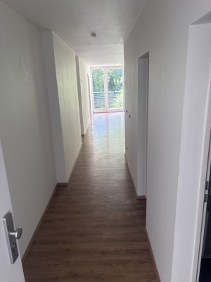 2,5-Zimmer Wohnung mit Balkon zur Vermietung an Einzelperson