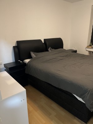 Helle 2 Zimmer Wohnung mit Balkon