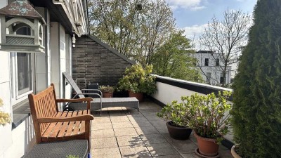 Lichtdurchflutetes Dachgeschossjuwel mit großer Dachterrasse und Kamin!
