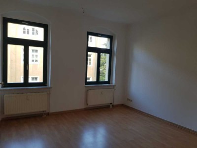 ---1-Raum-Wohnung -- Bad mit Dusche -- in Radebeul-Altkötzschenbroda-----