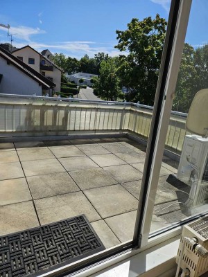 Ruhig gelegene 2 ZKB mit Klimaanlage, Balkon und Garage in 6 FH in zentraler Lage von St.Wendel