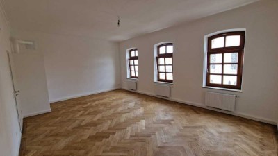 Repräsentative Wohnung am Petrusplatz mit großem Balkon