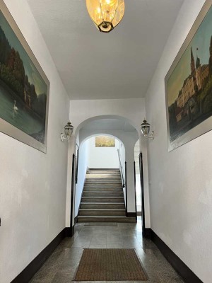 2-Raum-Wohnung, Fensterbad ca. 64 qm  -  Zentrale Lage mit Garten und Stellplatz
