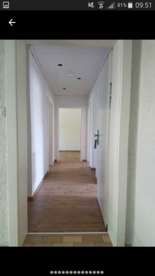 Ruhepol: 3 helle Zimmer mit sonniger Loggia