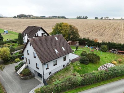 Modernisiertes Einfamilienhaus mit Garten, Balkon & Garage in Tirpersdorf