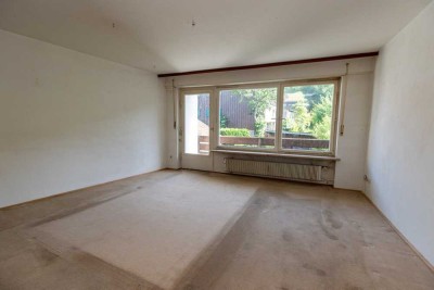 Viel Platz, viele Möglichkeiten – renovierungsbedürftige 4-Zimmer-Wohnung!