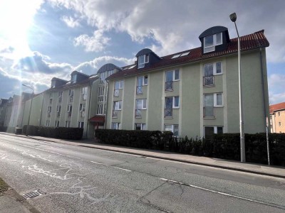NEU Saniert - lichtdurchflutete 2 Raum Dachgeschoß Wohnung mit Megaküche zu vermieten