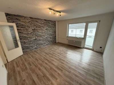 Große helle 3 Z Wohnung 66qm² KDB + Balkon