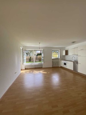 Helle 2-Zimmer-Wohnung mit Süd-Garten in Stadtbergen