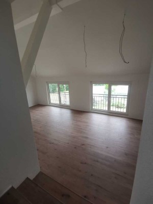 Stilvolle Helle 4 Zimmerwohnung mit Einbauküche