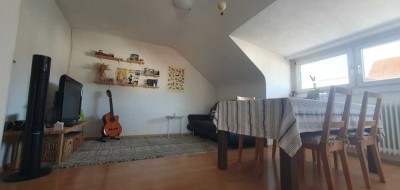 Zentral gelegene 2-Zimmer DG-Wohnung in Fellbach-Schmiden mit guter Verkehrsanbindung