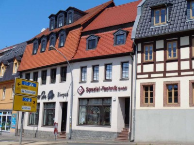 2-Raum DG Wohnung mit großem Balkon