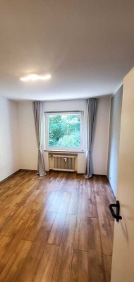 Helle 3–4 Zimmer Wohnung – 100 m² – Bergisch Gladbach Frankenforst – Balkon & Stellplatz