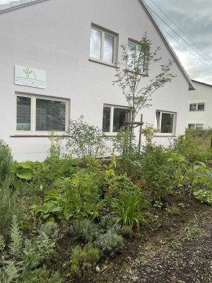 Attraktive und sanierte 3,5-Zimmer-Dachgeschosswohnung mit geh. Innenausstattung in Flammersfeld