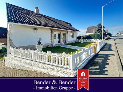 Geräumiges Ein-/Mehrgenerationenhaus  mit Garage in Randlage von Malberg!