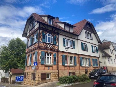 Stilvolle 2-Zimmer-Dachgeschosswohnung in Plochingen in charmantem Mehrfamilienhaus