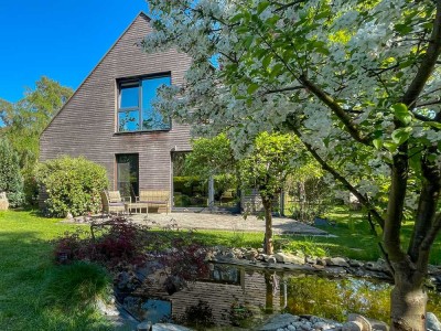 Schönes Einfamilienhaus mit idyllischem Garten