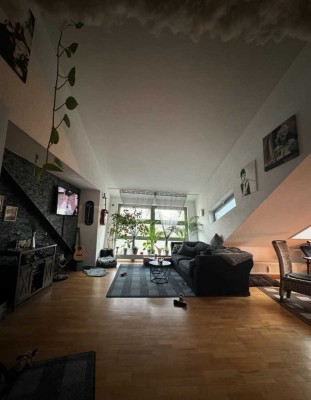 Modernisierte Wohnung mit zwei Zimmern und Einbauküche in Bochum