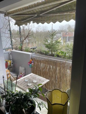 Vollständig renovierte 2-Zimmer-Wohnung mit Balkon und Einbauküche in Bergisch Gladbach