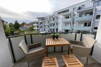 Hofgartennähe: Schöne, helle 2 Zi Wohnung mit Balkon, EBK und Duschbad
