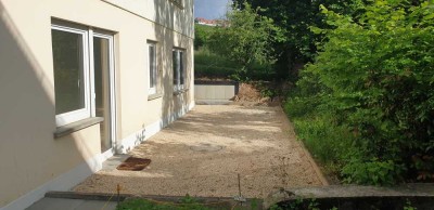 Schöne 2,5-Zimmer-Wohnung mit großer Gartenterrasse am Ortsrand von  Stuttgart-Uhlbach