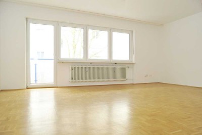 ** WOHNEN IM GRÜNEN ** Zentrale 3-Zimmer-Wohnung m. Südbalkon