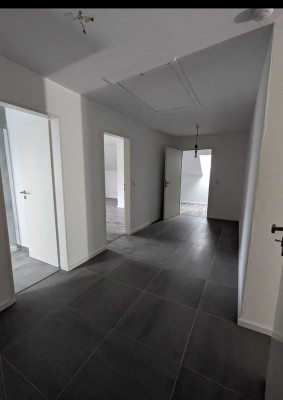 820 € - 112 m² - 3.5 Zinnerz