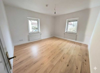 **Einziehen und wohlfühlen! +frisch gestrichen +neuer Boden +eigener Garten +Tageslichtbad**