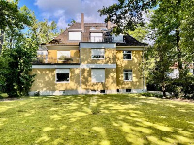 Wohnen im Grünen | Stilvolle Dachgeschosswohnung mit 2 Terrassen im Philosophenviertel
