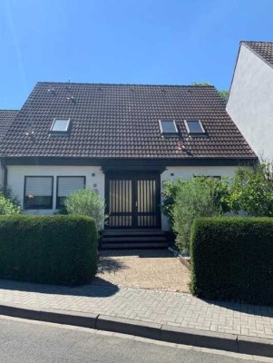 4-6 BR Thouse, 3 bath, terrace, yard, garage - close to Clay