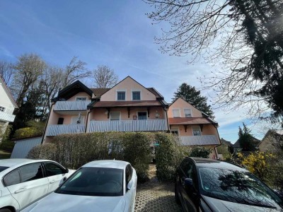Gut geschnittene 2-Zimmer-Wohnung mit Terrasse, Kellerabteil und Garage
