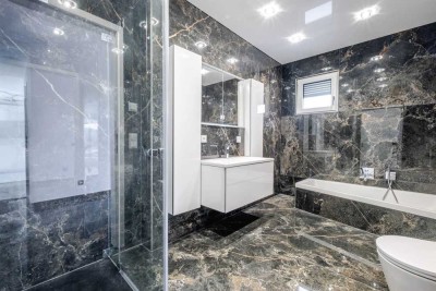 LUXURIÖSE PENTHOUSE WOHNUNG *unvergleichbarer Ausblick*