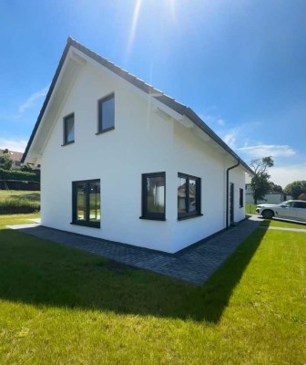 VB Neubau Einfamilienhaus mit großer Dachterrasse und Garten in Grebenhain zu verkaufen.