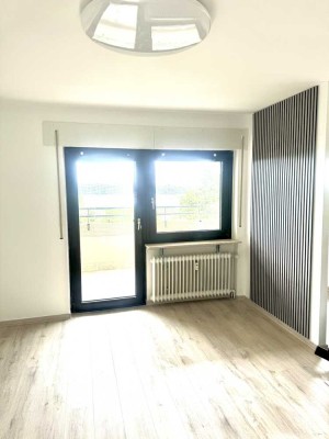 Erstbezug nach Sanierung: attraktive 1,5-Zimmer-Wohnung mit Einbauküche und Balkon in Weiterstadt