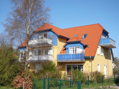 provisionsfreie, helle 2,5-Raumneubauwohnung mit Wohnküche, Abstellraum und großem 6,40 m² Balkon