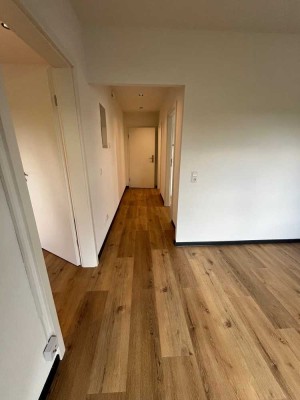 neu renovierte Wohnung in Saarbrücken zu vermieten