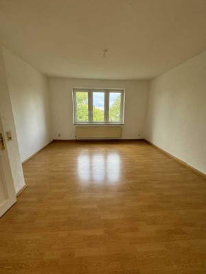 Helle Großzüge 3-Raum Wohnung mit Balkon