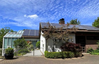 Rammelsbach: Hochwertig ausgestattetes Einfamilienhaus mit Wintergarten und Doppelgarage