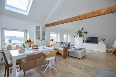 3-Zimmer-Dachgeschosswohnung in denkmalgeschütztem Altbau – ab 01.01.2026 frei zur Nutzung