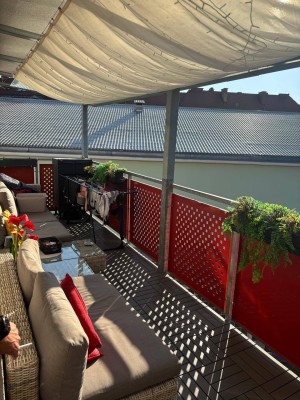 Nachmieter gesucht! Helle 4-Zimmer Dachwohnung mit Balkon und Carport