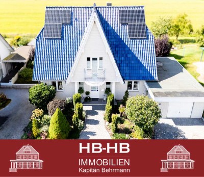 Traumhaftes freistehendes Friesenhaus mit Pool und Weitblick