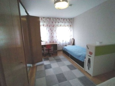 Etagenwohnung mit Balkon