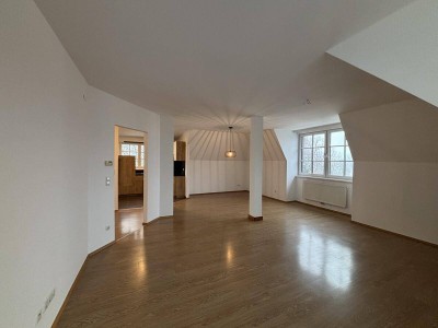 Dachgeschoßwohnung mit Balkon in Amstetten
